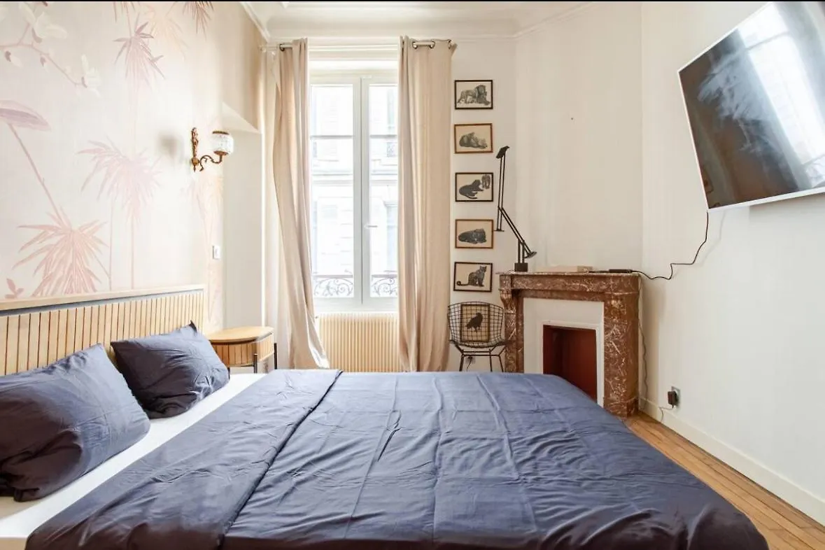 Very Chic Next To Trocadero And Eiffel Tower Apartman